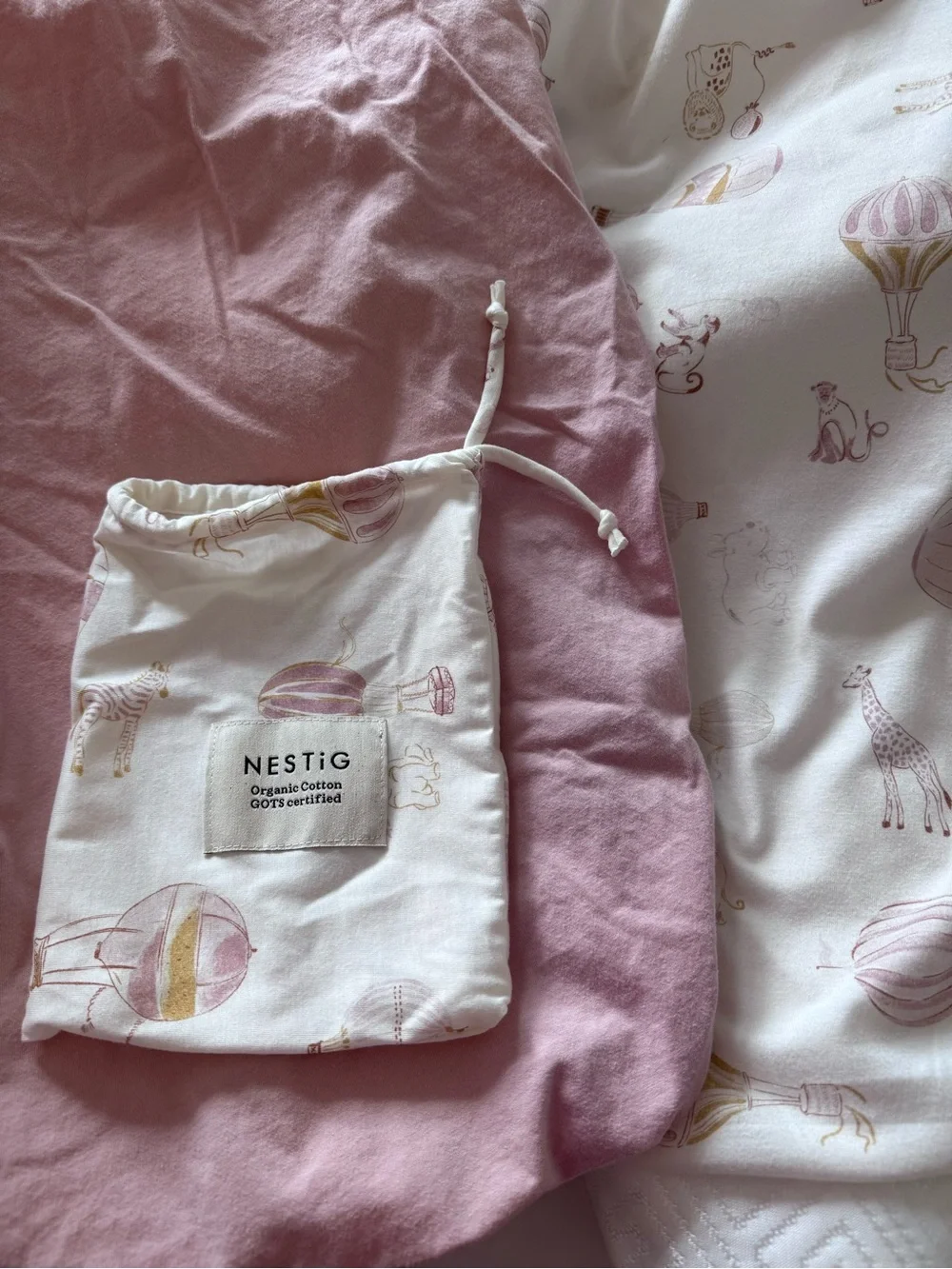 Nestig Mini Crib 2 Fitted Sheets and 2 Mattresses Covers - Picture 3 of 5